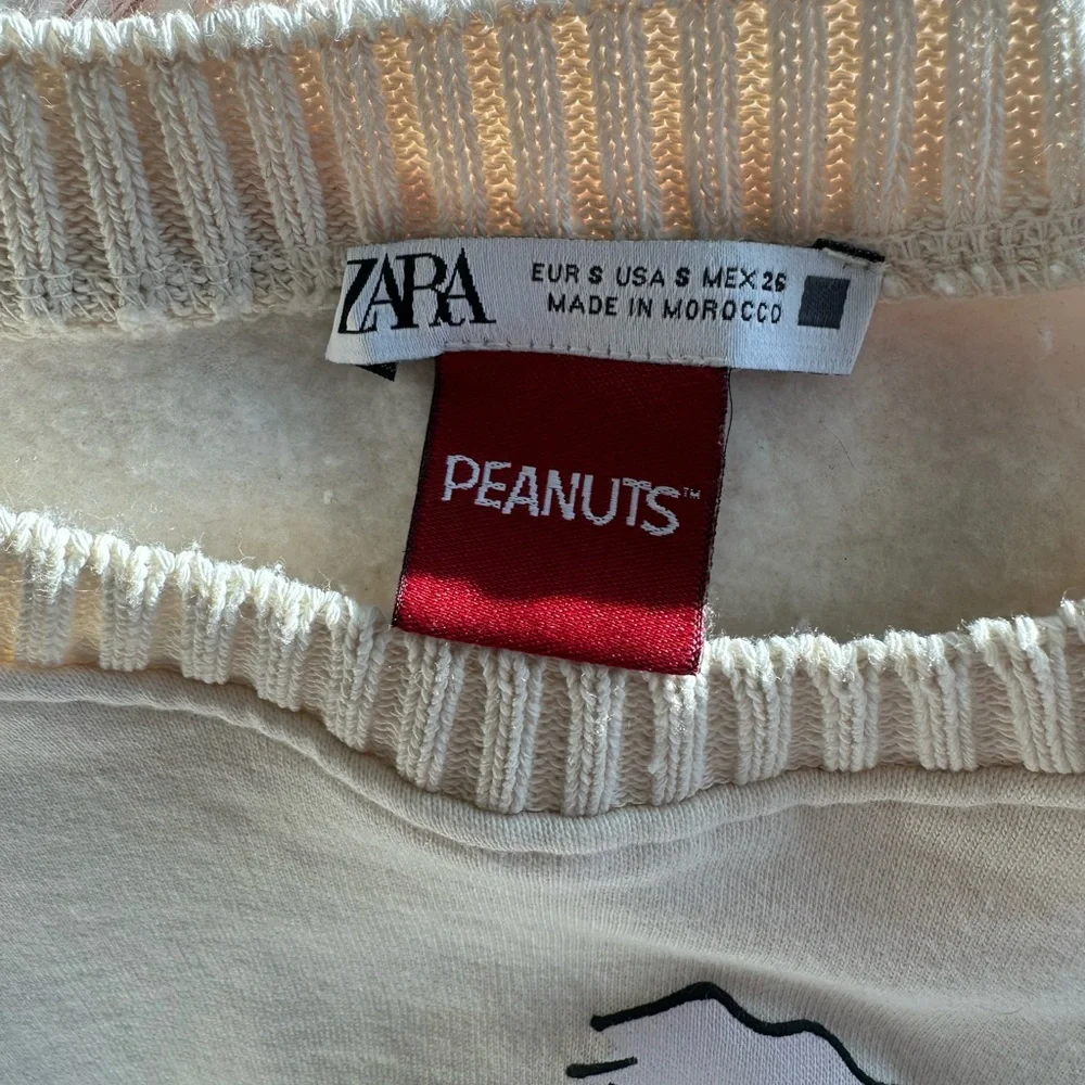 Zara Peanuts Snoopy Sweatshirt - Picture 4 of 4